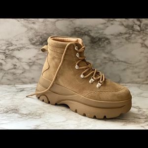 Steve Madden tan husky Lace Up Platform NEW 9.5